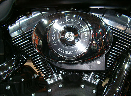 $B%O!<%l!<!!%(%s%8%s(B